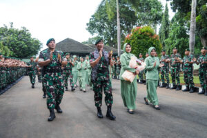 Staf Cimic Satgas Indobatt XXIII-R/UNIFIL Berkunjung ke Beberapa Sekolah Pasca Gencatan Senjata