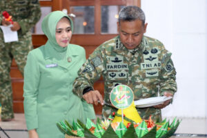 Peringati Hari Ulang Tahun Ke-64 Kostrad, Brigif 6 Kostrad Gelar Acara Syukuran Bersama Anak Yatim