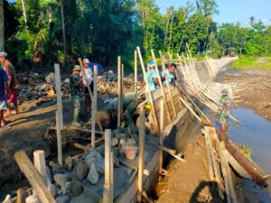 Puasa, Tak Kendorkan Semangat Satgas TMMD Ke-123 Kodim 1510/Sula