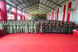 Pangkostrad kunjungan ke Yonarmed 10 Kostrad
