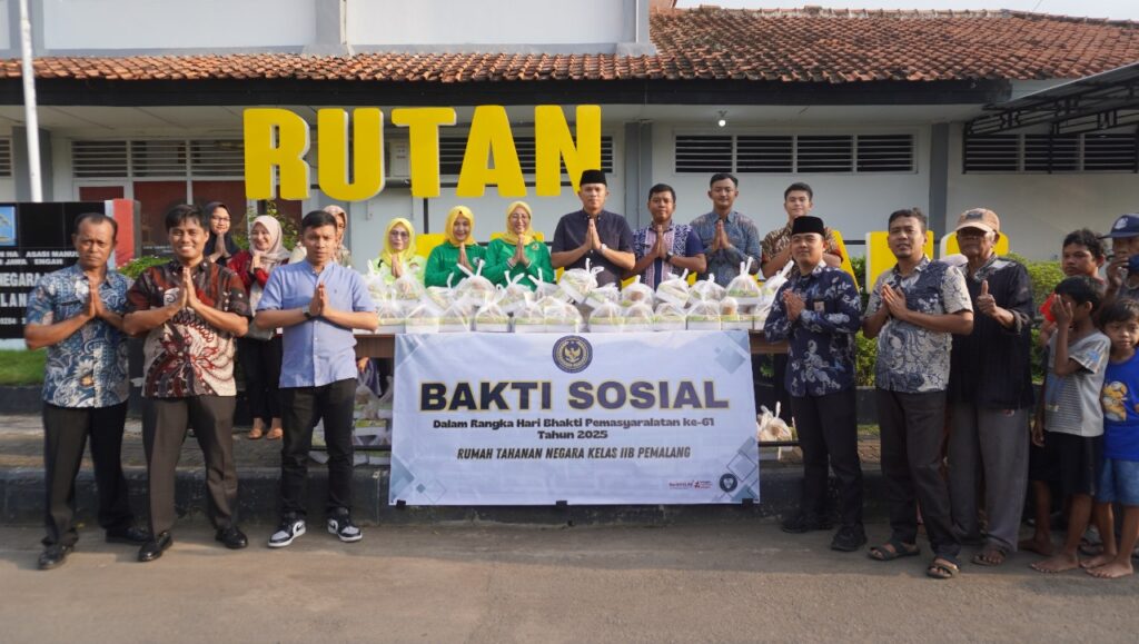 Rutan Pemalang Berbagi Takjil di Momen HBP ke-61