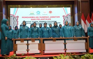 Ny. Cut Inda Ratna Safriati TR. Keumangan Resmi Dilantik sebagai Ketua TP-PKK dan Dekranasda