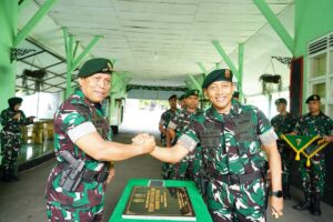 Pangdivif 2 Kostrad Ingatkan Prajurit Dalam Penegakkan Hukum Dan Bermedia Sosial