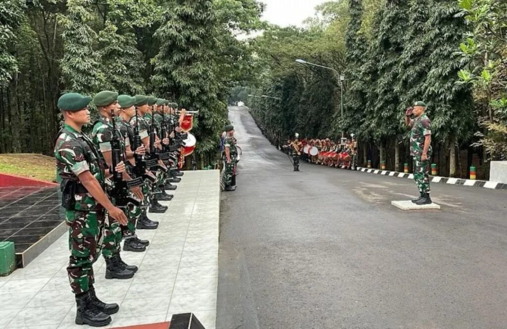 Kasdivif 1 Kostrad Tatap Muka dengan Ksatria Tri Dharma: Rasakan Aura Positif dan Getaran Semangat Prajurit Lintas Udara