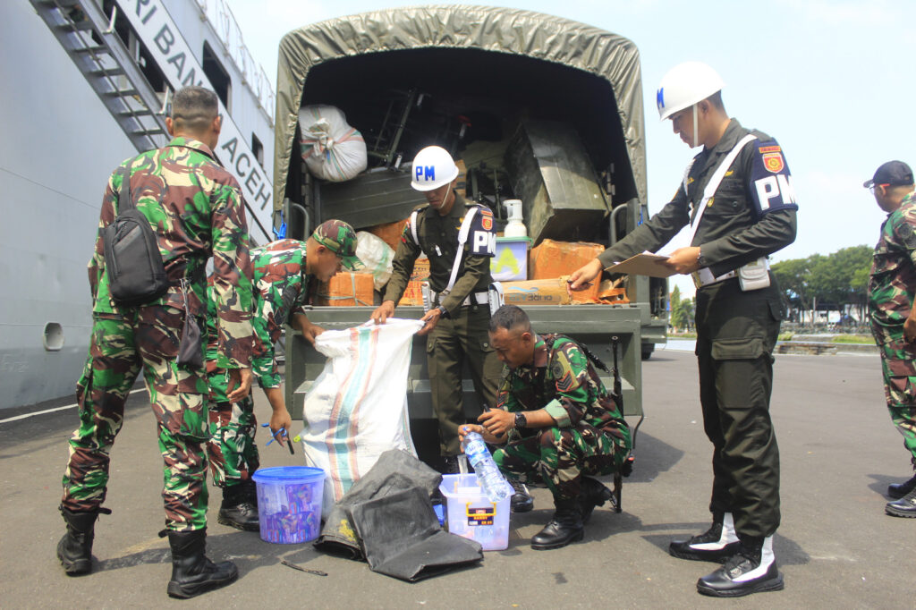 Denpom Divif 2 Kostrad Periksa Personel Yonif 503 Kostrad Yang baru Selesai Tugas Pengamanan Perbatasan RI-PNG