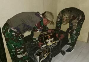 Sinergitas Satgas TNI-Polri Gagalkan Penyelundupan 15 Dus / 360 Kaleng Miras Ilegal Asal Malaysia di Perbatasan