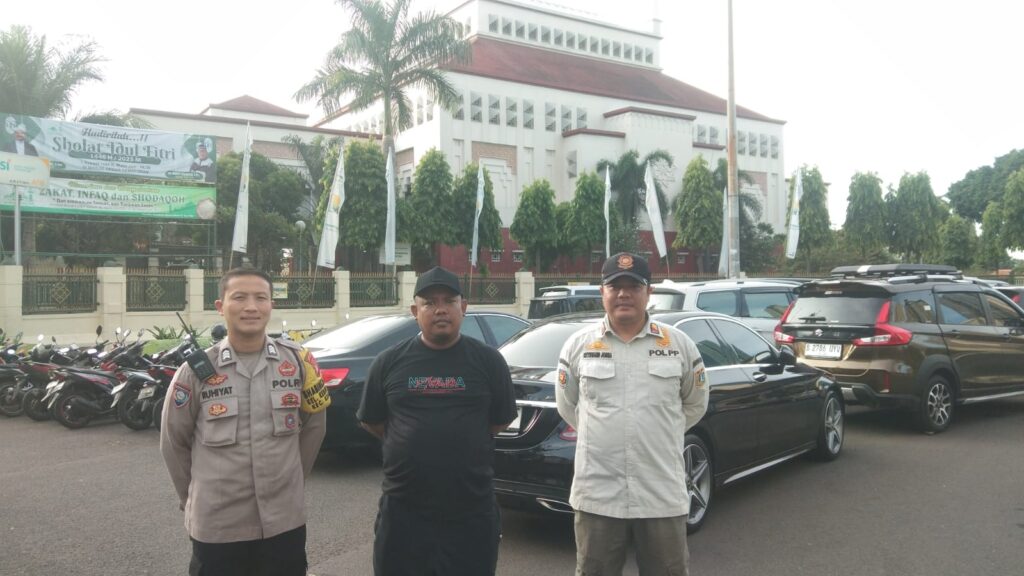 Ribuan Jamaah Tumpah Ruah! Polisi Kawal Ketat Shalat Id di Kemayoran