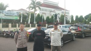 Ribuan Jamaah Tumpah Ruah! Polisi Kawal Ketat Shalat Id di Kemayoran
