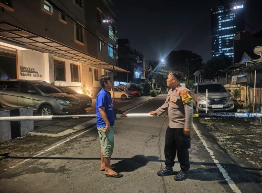 Idul Fitri Aman, Bhabinkamtibmas Benhil Patroli Kewilayahan Untuk Antisipasi Rumsong