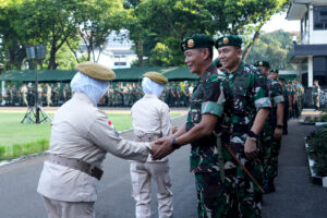 Pangkostrad Pimpin Kenaikan Pangkat dan Halal Bihalal