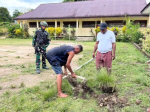 Pemuda Mabuk Rusak Sekolah, Satgas Yonif 501 Kostrad Hadir untuk Merangkul dan Mendidik