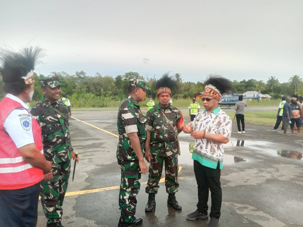 Dampingi Kunker Gubernur Papua Tengah, Dandim 1710/Mimika Tegaskan Akan Bersinergi Bersama Polri dan Pemda Mimika Dukung Setiap Program Pemerintah Untuk Kepentingan Masyarakat