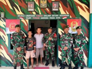 Wujud Kesadaran dan Kepercayaan, Warga Serahkan Senjata Api Rakitan ke Satgas Pamtas Yonarmed 11 Kostrad