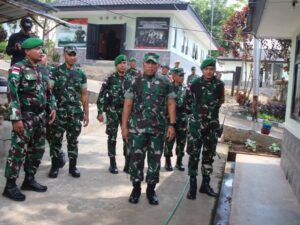 Pangdivif 2 Kostrad Tinjau Kesiapan Satgas di Perbatasan RI-RDTL, Perkuat Stabilitas dan Sinergi