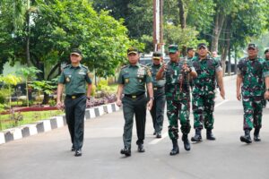 Panglima TNI Tinjau Pembangunan Fasilitas Prajurit di Brigif 17/Kostrad: Wujud Nyata Peningkatan Kesejahteraan Prajurit