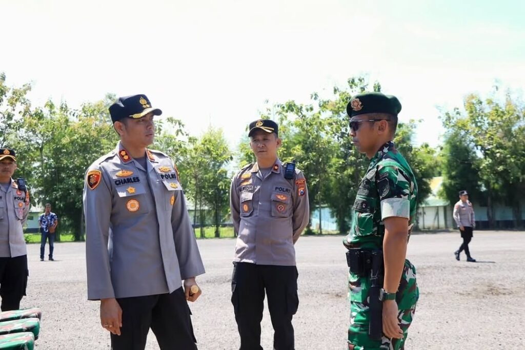 Sinergitas TNI-Polri, Kapolres Ngawi Disambut Hangat di Markas Yonarmed 12 Kostrad