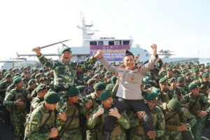 Pangdivif 3 Kostrad Pimpin Upacara Penyambutan Satgas Pamtas RI-PNG Mobile Yonif 432/WSJ di Makassar