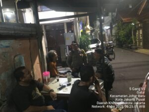 Wujudkan Keamanan, Bhabinkamtibmas Aiptu Baktiar Emri Sambangi Pos Terpadu Warga RW 06 Galur