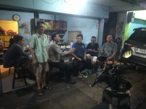 Bhabinkamtibmas Sambangi RT 02 RW 01 Galur, Tingkatkan Koordinasi dalam Menjaga Keamanan