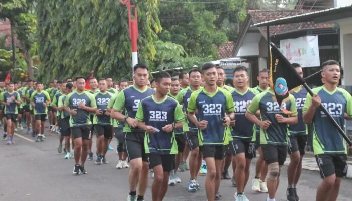 Prajurit Yonif 323 Kostrad Laksanakan Lari 5K, Wujudkan Kebugaran dan Disiplin Tempur