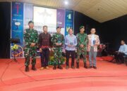 Satgas Pamtas Yonarmed 11 Kostrad Bagikan Alkitab untuk GKKI Mansalong, Wujudkan Kepedulian di Perbatasan