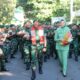 Pangkostrad Kagum Semangat Petarung dan Keasrian Markas Yonif 411 Kostrad