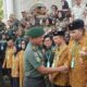 Pangdivif 3 Kostrad Jalin Silaturahmi Dengan Keluarga Besar TNI Melalui Kegiatan Komunikasi Sosial Tahun 2025
