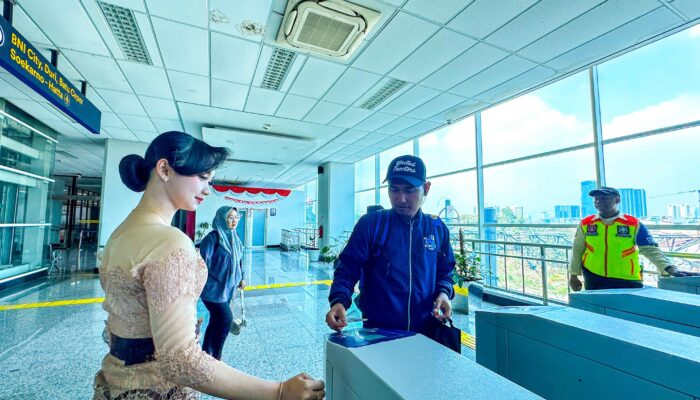 Rayakan HUT Ke-80 RI, KAI Commuter Tampilkan Livery Baru Commuter Line Basoetta