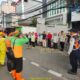 Polri Hadir Grebek Lumpur di Pasar Baru, Warga dan Aparat Bergotong Royong Jaga Lingkungan