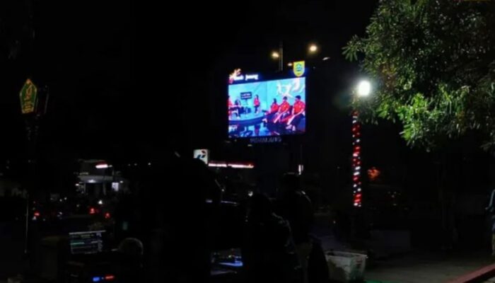 Pertandingan Antara Timnas Indonesia Melawan Arab Saudi, Ribuan Warga Antusias Padati Alun-alun Pemalang