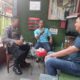 Polisi Sambangi Ketua RW 03 dan Warga Kebon Kacang Sebagai Cooling System Sampaikan Imbauan Kamtibmas