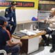 Bhabinkamtibmas Cempaka Putih Timur Sambang Pos Kamling, Wujud Kepedulian Polri dalam Menjaga Keamanan Lingkungan