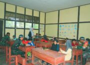 Satgas Pamtas Yonarhanud 1 Kostrad Tingkatkan Wawasan Kebangsaan Anak Perbatasan