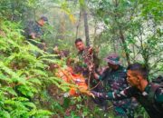 Prajurit Yonif 433 Kostrad dan Tim Gabungan Temukan Korban Kedua Pesawat ATR 42-500 di Jurang Terjal Gunung Bulusaraung