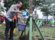 Kompak, TNI-Polri-Warga Jakarta bersih-bersih Waduk Cincin Papanggo; Pangdam dan Kapolda Turun Langsung.