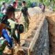 Satgas Yonzipur 10 Kostrad Pasang Pagar Pengaman Jembatan Aramco di Aceh Tamiang
