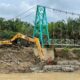 Satgas Yonzipur 10 Kostrad Renovasi Jembatan Gantung di Aceh Tamiang