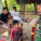 Yonarmed 12 Kostrad Sigap Berikan Pelayanan Kesehatan Kepada Anak di Perbatasan