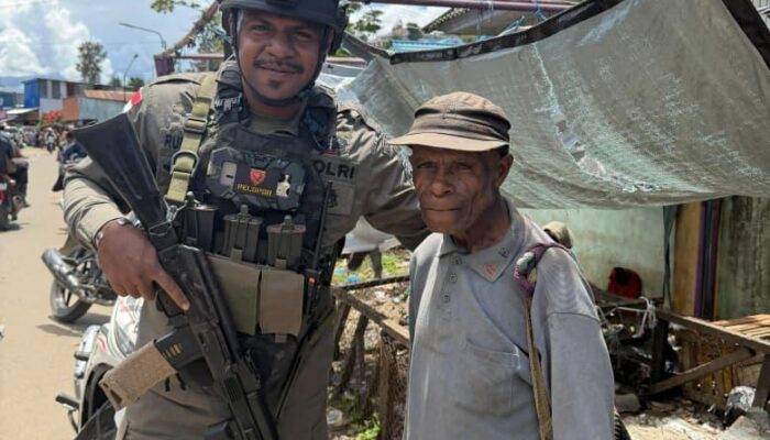 Patroli Dialogis di Paniai, Satgas Operasi Damai Cartenz 2026 Kedepankan Pendekatan Humanis