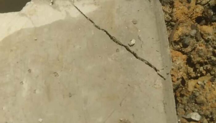 Diduga Gunakan Material Kualitas Rendah U-Ditch di Villa Pasir nangka Baru Sehari Selesai di Kerjakan Sudah Banyak Yang Pecah