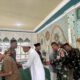 Satgas Pamtas Yonarhanud 1 Kostrad –TDM dan Warga Entikong Sholat Idul Fitri dan Halal Bihalal Bersama