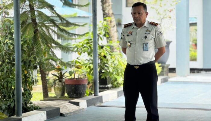 Kalapas Tekankan Pelayanan Humanis dalam Apel Pagi di Lapas Narkotika Karang Intan