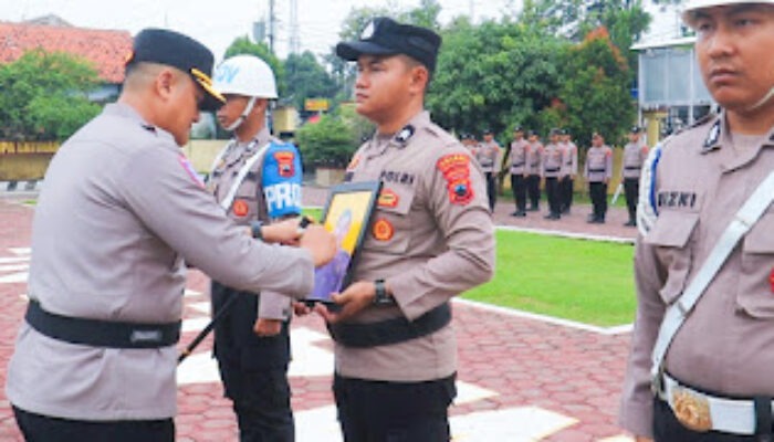 Tegas! Polda Jateng Pastikan Oknum Polisi Penipu Seleksi Polri di Pemalang Telah Dipecat dan Dipenjara 5 Tahun