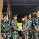 Rebut Hati Masyarakat, Satgas Pamtas Yonarhanud 2 Kostrad Terima 1 Pucuk Senjata Api