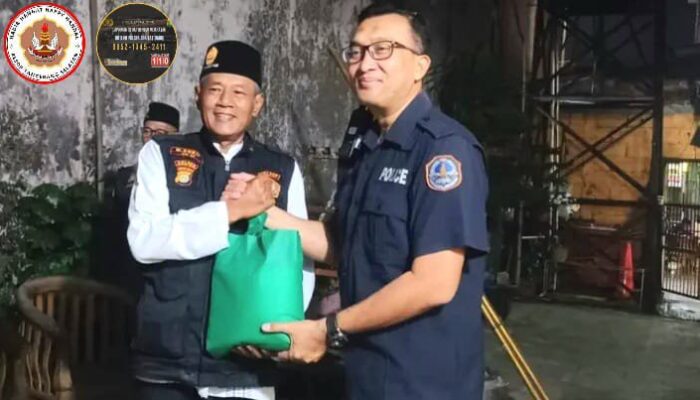 Kapolsek Ciputat Timur Berikan Tali Asih kepada Sabuk Kamtibmas sebagai Bentuk Apresiasi