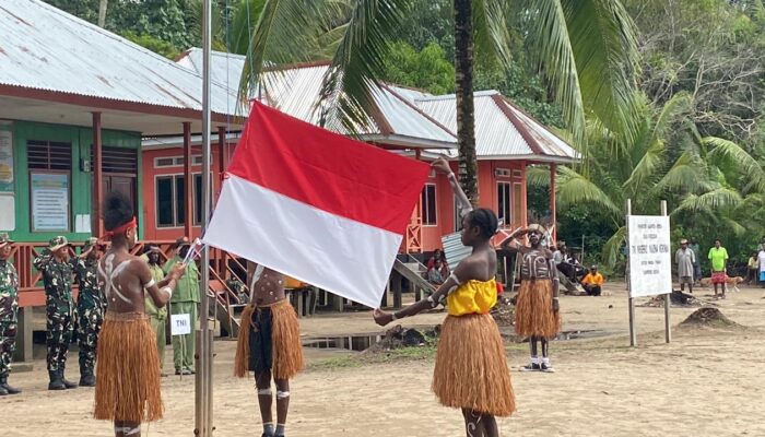 Antusiasme Tinggi Warnai Upacara Hardiknas di SD Naena Kekwa Bersama Satgas TMMD Kodim 1710/Mimika