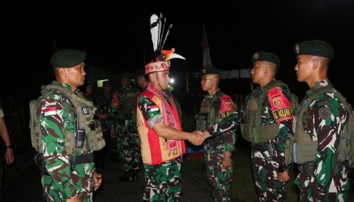 Pangkogasgabpamtaswil Darat XII/TPR Apresiasi Dedikasi dan Pengabdian Satgas Pamtas RI–Malaysia Yonarhanud 1 Kostrad