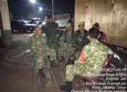 Patroli Malam Minggu, Koramil 05/Kramatjati-Makasar Bersama Warga Ciptakan Wilayah Aman dan Kondusif