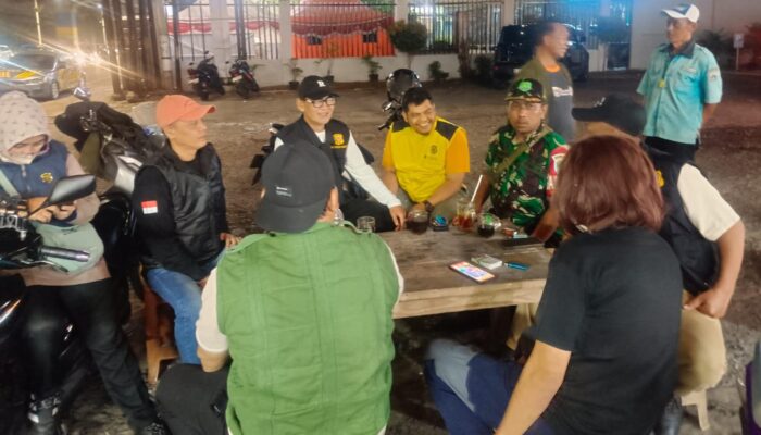 Babinsa Koramil 08/Duren Sawit Bersama Komduk Gelar Patroli Keliling, Antisipasi Tawuran dan Kenakalan Remaja