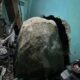 Batu Besar Hantam Rumah Warga di Pemalang